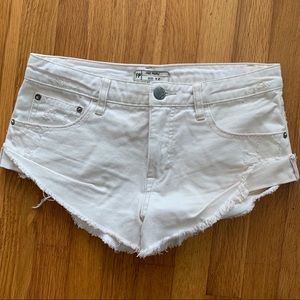 NWOT Free People off white denim cutoff shorts 25